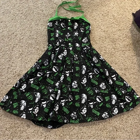 Sourpuss Peggy Horror Dress 🦇 - Picture 3 of 5